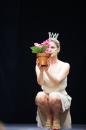 La Reine s ennuie 9 * 5616 x 3744 * (4.83MB)
